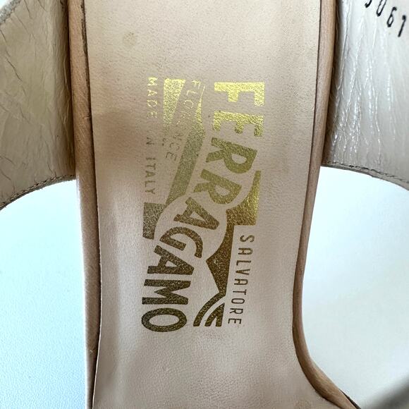 Vintage Salvatore Ferragamo Gancini Leather Strap Heel Sandal Size 7 B - Picture 12 of 16